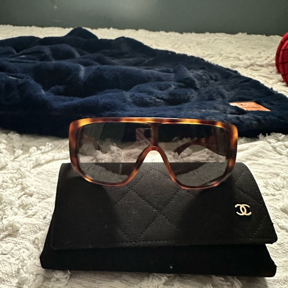 Woman Chanel Sunglasses